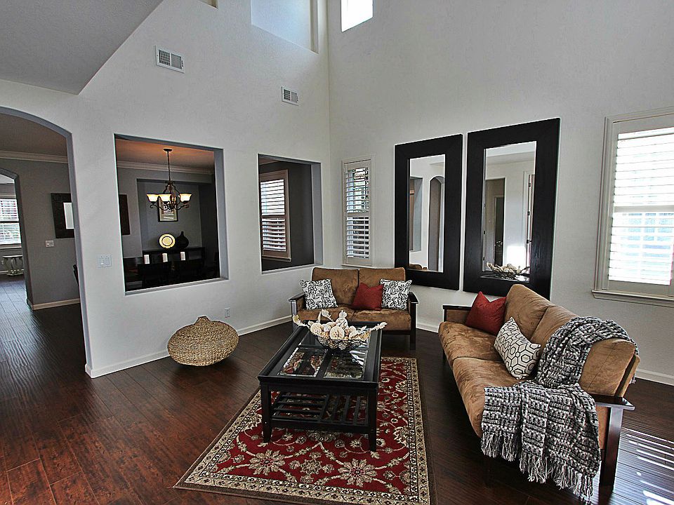 1st image of 660 W Sombra Way