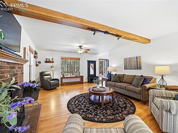 5th image of 18180 Canterbury Dr
