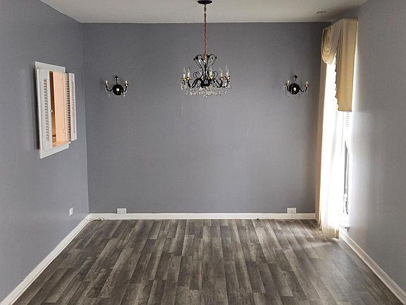 3rd image of 7 E Carriageway Dr APT 401