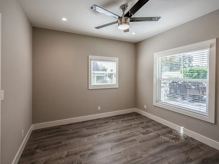 160 N Myrtle Ave — Photo 13