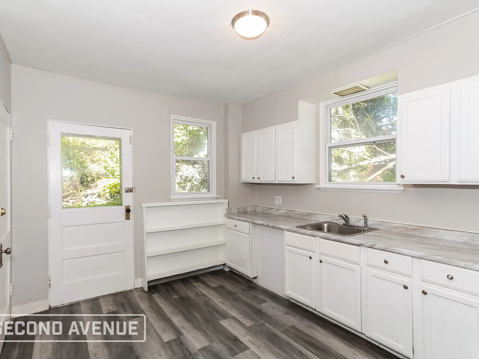 4 bed, 2.0 bath, 2440 sqft, $1,495 — Photo 3