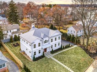 5 Club Ln, Greenwich, CT 06830