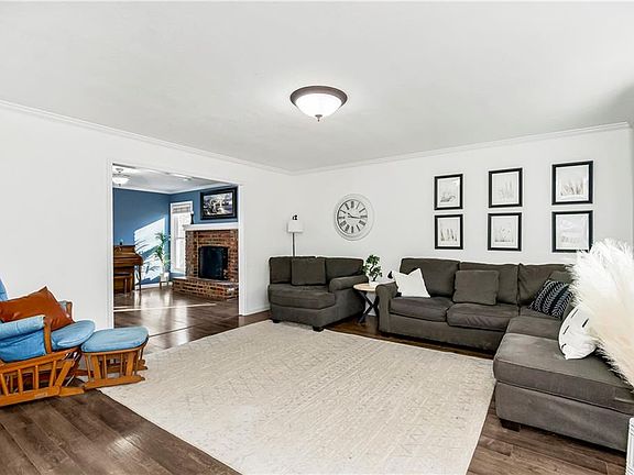 5th image of 1335 Campbell St