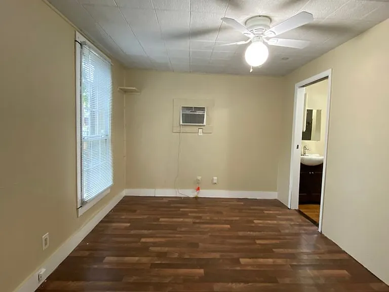 403 Pedernales St — Photo 13
