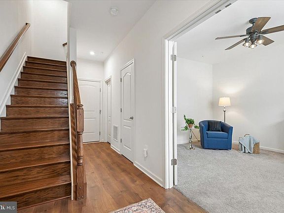 3rd image of 1813 Iris Ln