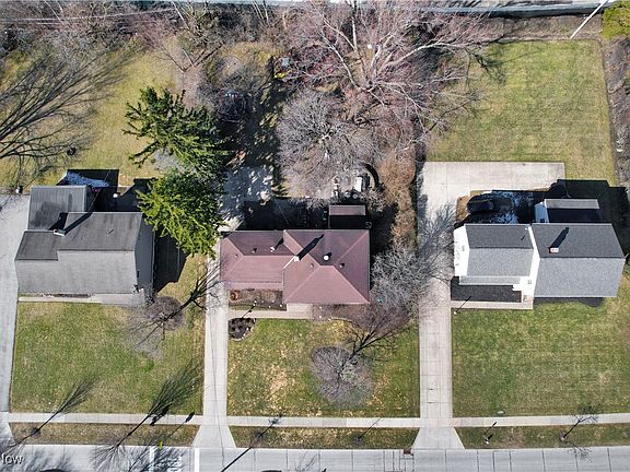 5th image of 24885 Penshurst Dr