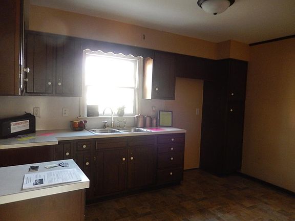 5th image of 220 N Elizabeth St