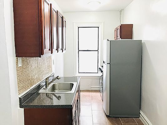 1st image of 615 Flatbush Ave #1R