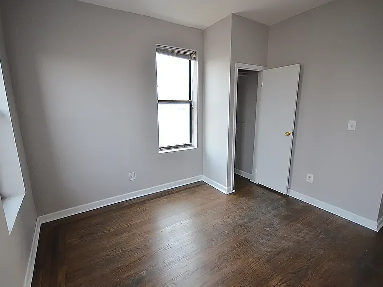 1514 W 8th St #C11 — Photo 3