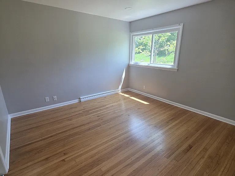 11505 N River Rd — Photo 12