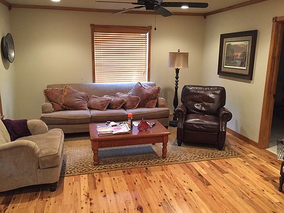 3rd image of 210 Bayou Dr N