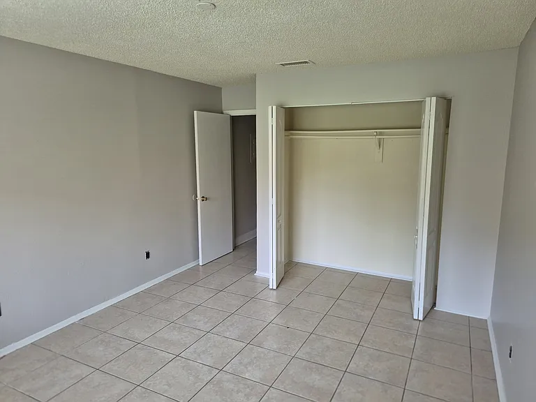 650 Kenwick Cir — Photo 7