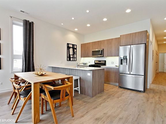 2nd image of 4111 N Narragansett Ave #4119-204
