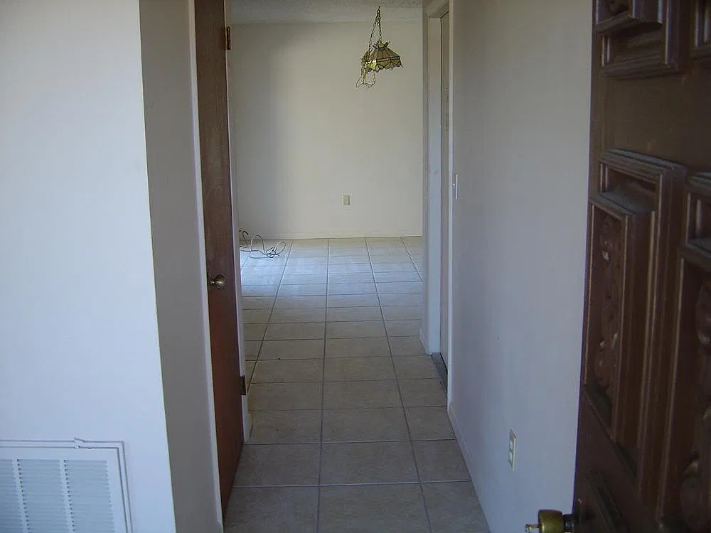 3 bed, 1818 sqft, $1,600 — Photo 2