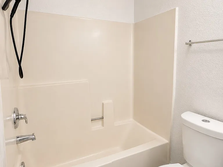 1753 E Harvard St #1 — Photo 12