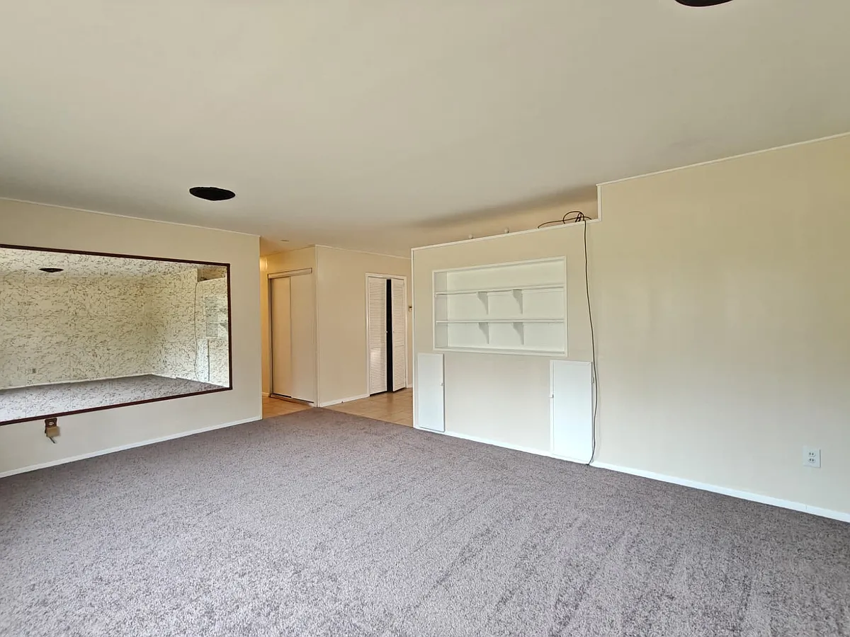 Building Photo - 65 Sandstone Ln