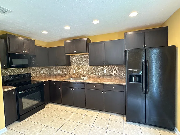 504 Wheeler St — Photo 16