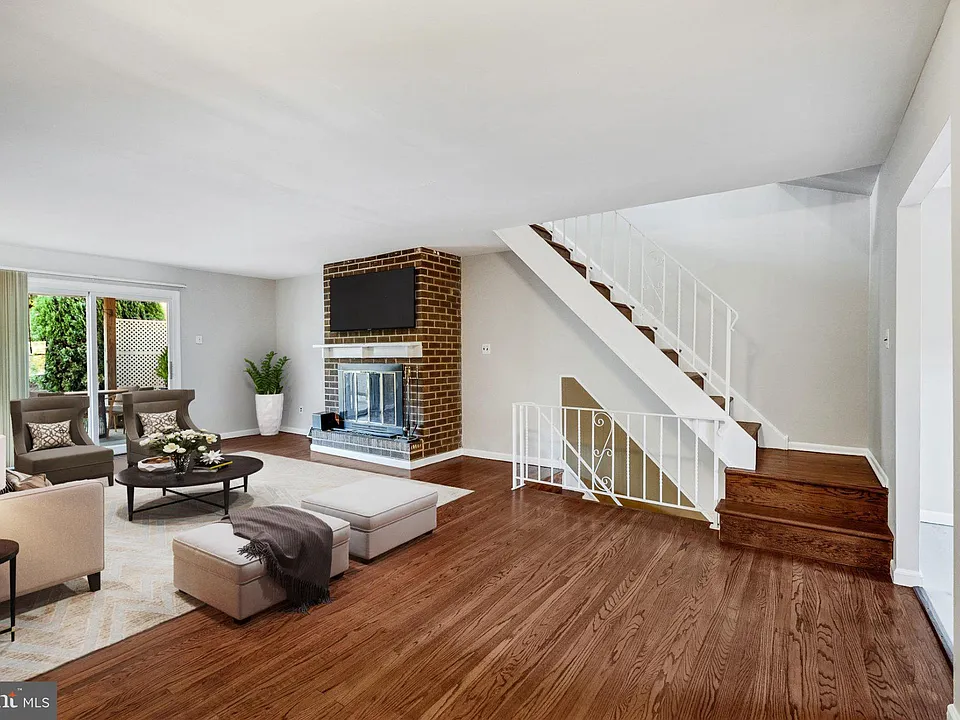 127 Sutcliffe Ln