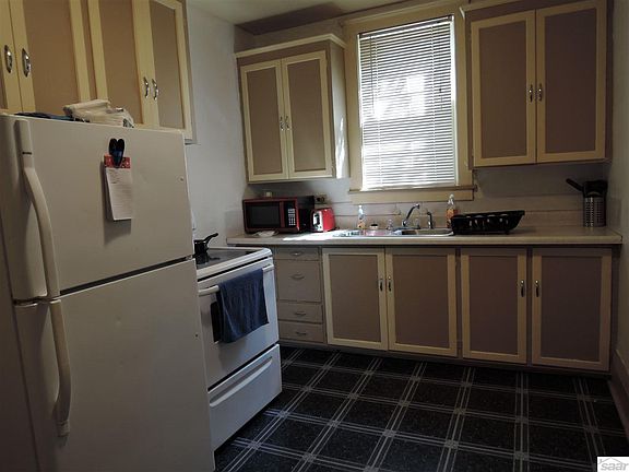 5th image of 300 5th Ave E