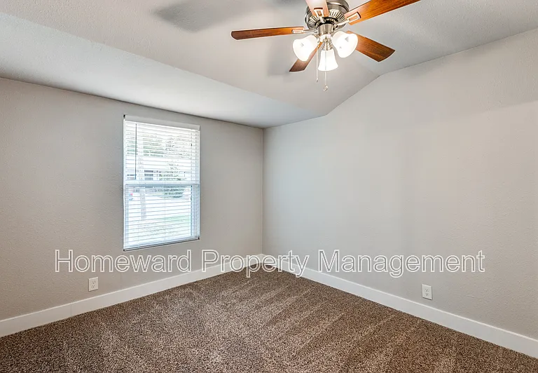 4229 Valentine St — Photo 7