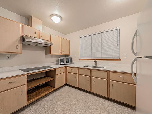 3rd image of 405 1/2 N Granite Ave #D