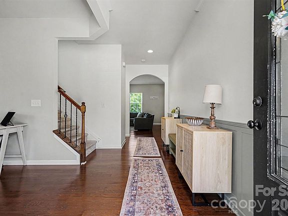 5th image of 4638 Cecilia Ln