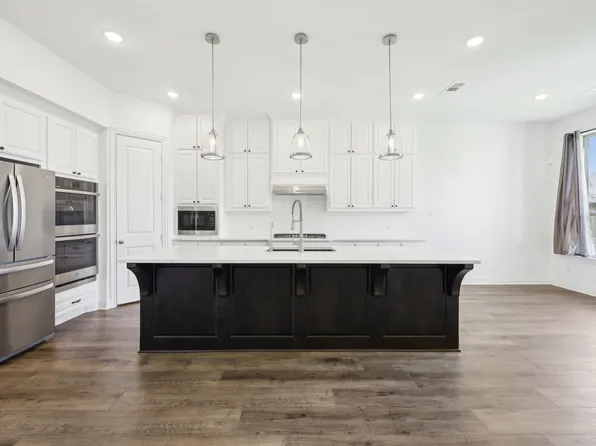 4101 Hawthorn Dr, Aubrey, TX 76227