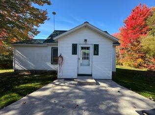 3584 S Westshore Dr, Sault Sainte Marie, MI 49783
