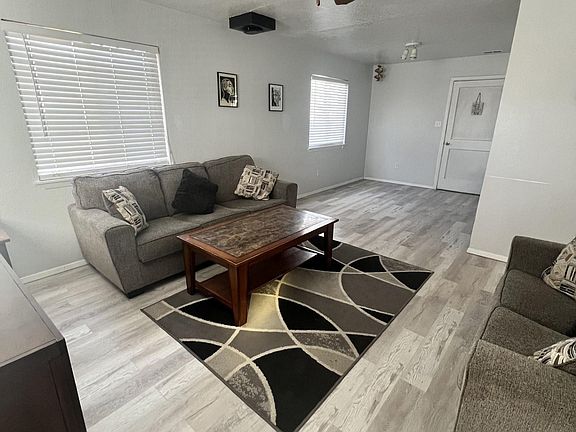 5th image of 508 Lugar Del Paraiso St