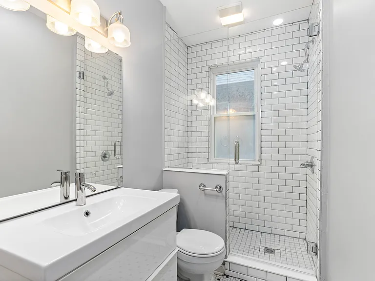 310 Hendrie St — Photo 9