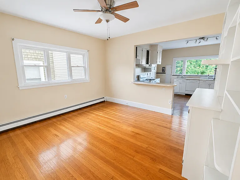 20 Main St #1 — Photo 15