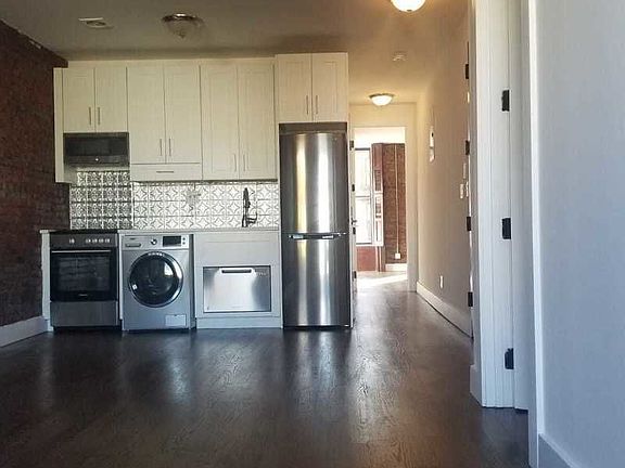 3rd image of 131 Hancock St APT 3A