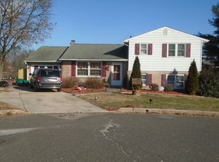 10 Dale Ct, Boyertown, PA 19512