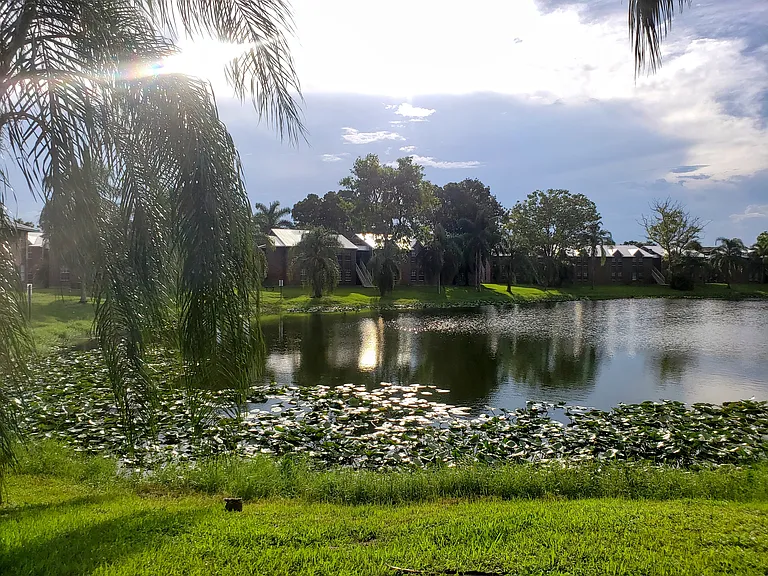 Lake View Villas — Photo 35
