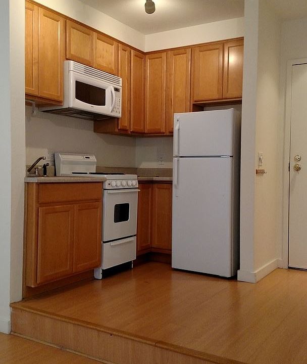 2nd image of 3950 Cleveland Ave Unit 115