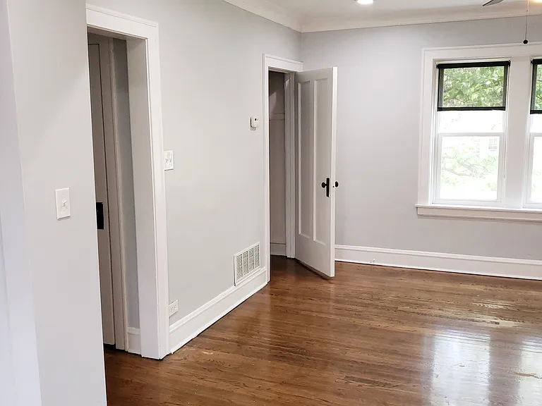 3318 N Leclaire Ave #3S — Photo 4