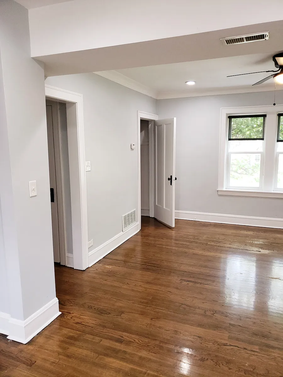 Building Photo - 3318 N Leclaire Ave #2S