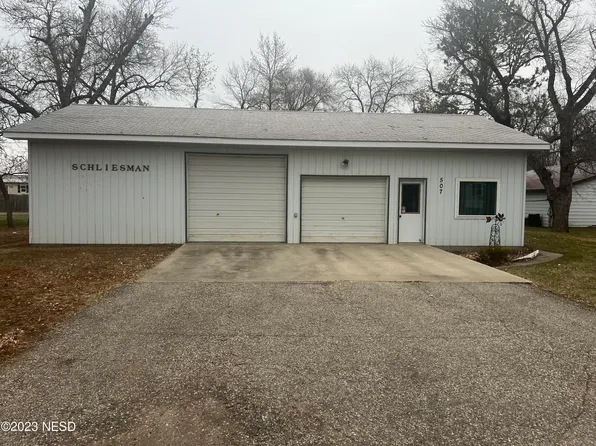 507 3rd St, Wilmot, SD 57279