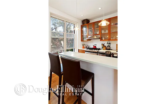 Rented by Douglas Elliman | media 22