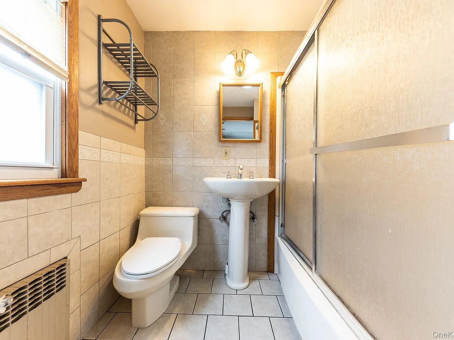 2 bed, 1.0 bath, 1300 sqft, $3,200 — Photo 4
