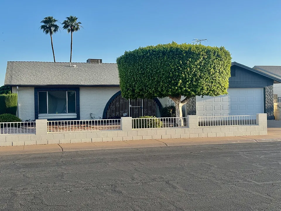 5817 W Tierra Buena Ln