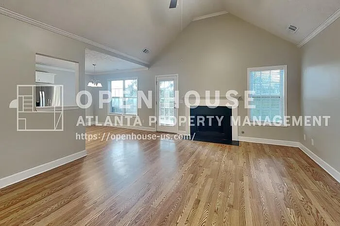 4 bed, 3.0 bath, 3322 sqft, $2,425 — Photo 3