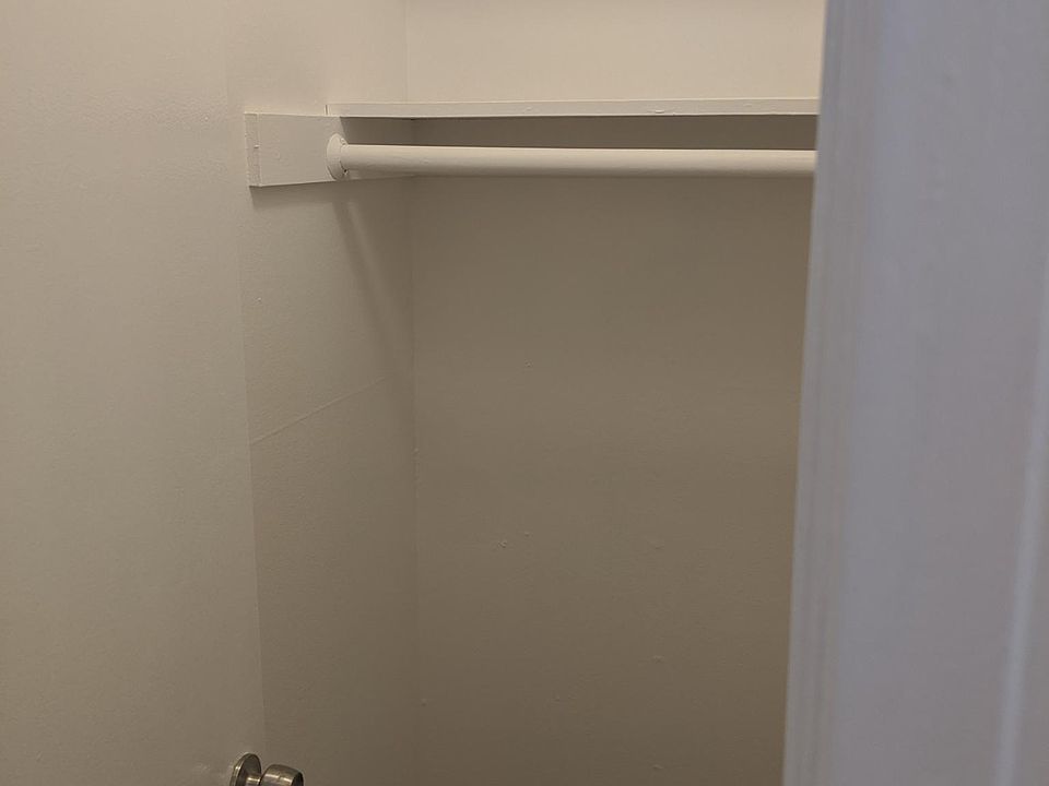 1st image of 10707 Moorpark St #112