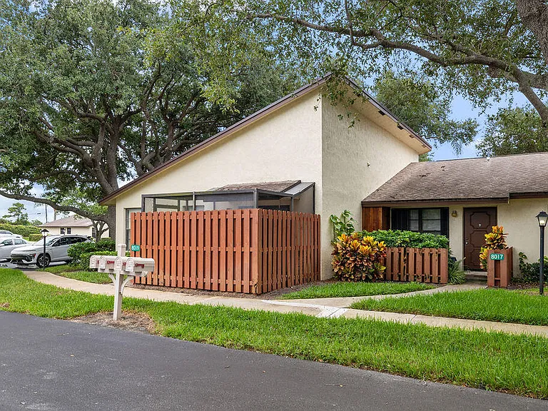 8019 SE Villa Cir — Photo 30