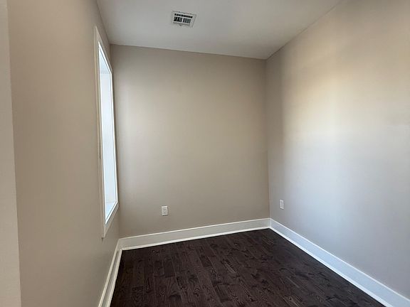 2nd image of 190 Park St #10A