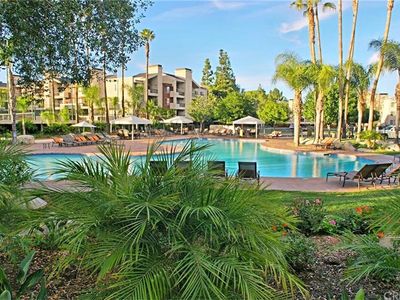 5520 Owensmouth Ave APT 104, Woodland Hills, CA, 91367