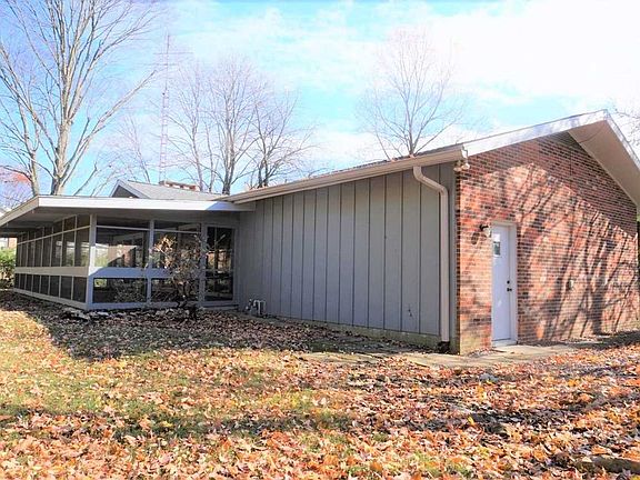 4th image of 110 Hawthorne Dr
