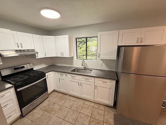 2nd image of 101 Hazel St #B7