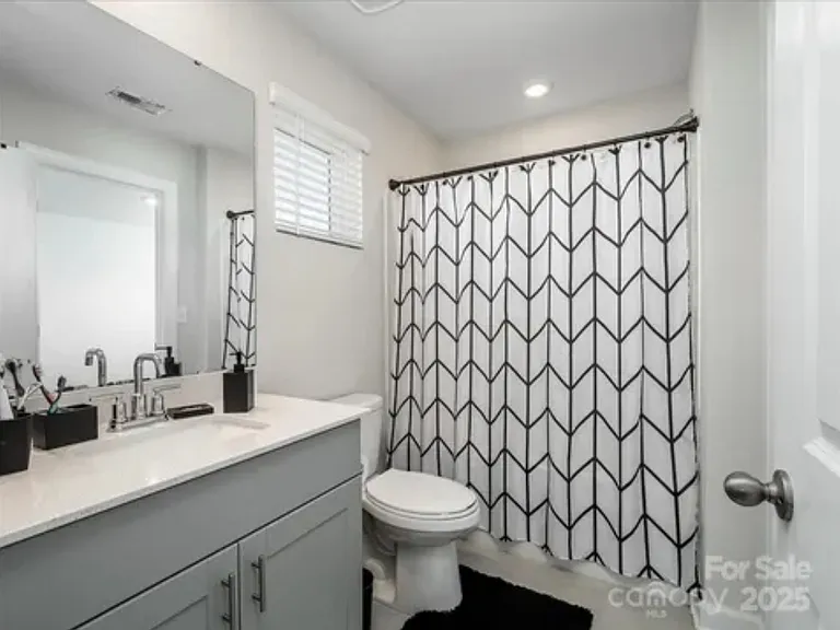 571 Palmarosa St #130 — Photo 18