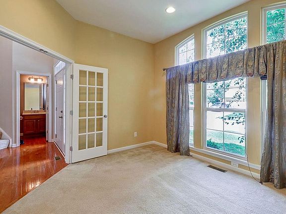 4th image of 1721 Teakwood Ln